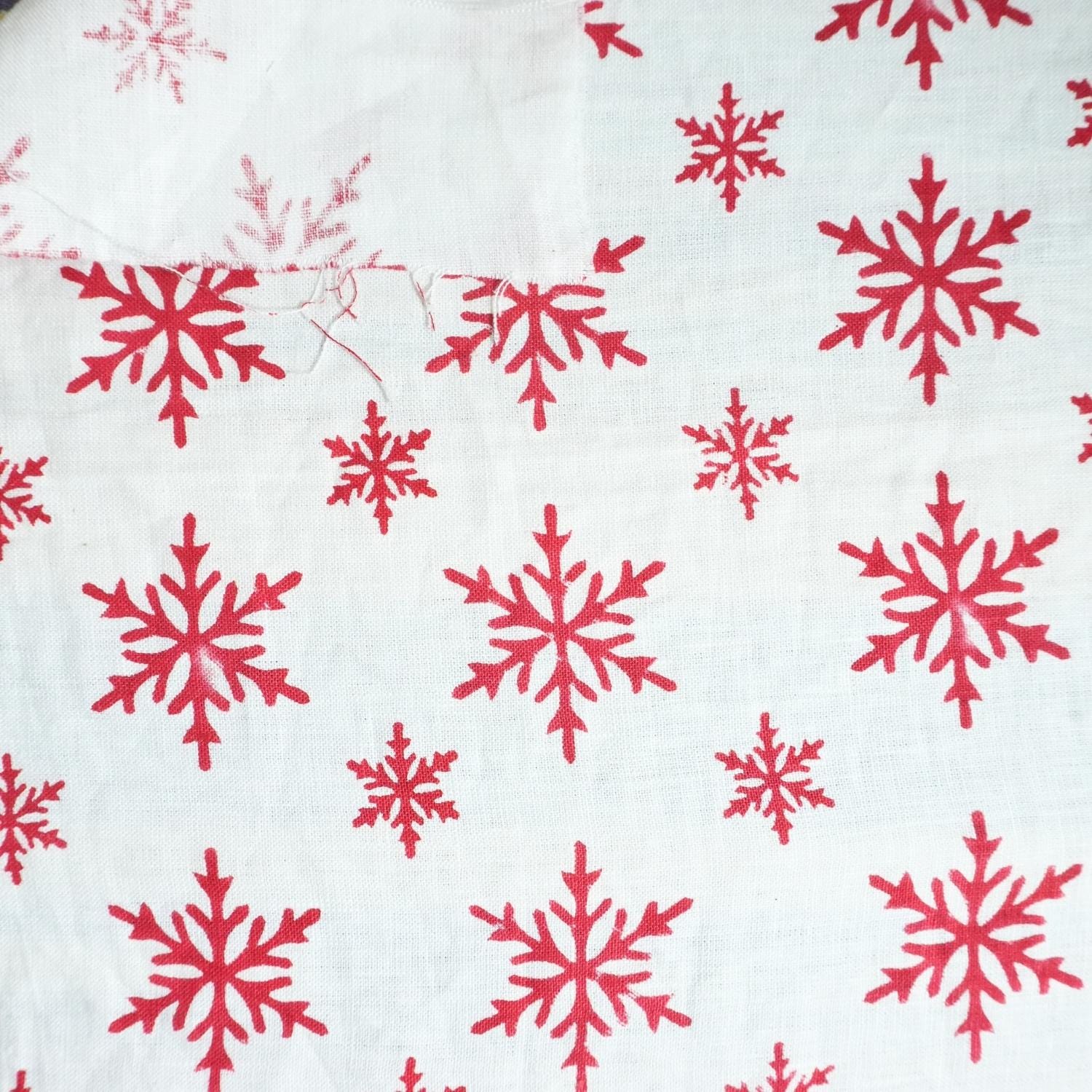 INDIAN HAND BLOCK PRINTED PURE WHITE LINEN FLORAL DECORATIVE FABRIC - RED SPARKLE