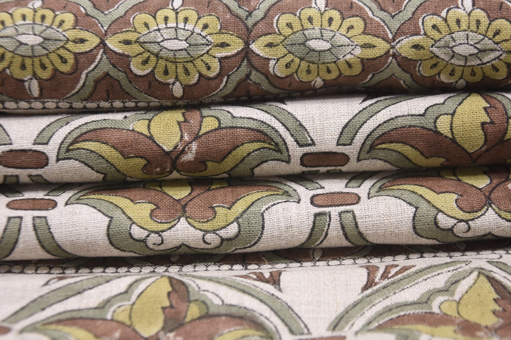 Traditional block printed cotton for table linen and cushion sets
Handcrafted linen with boho floral prints for napkins and home styling
Indian motif block printed cotton for kitchen and bedroom décor.