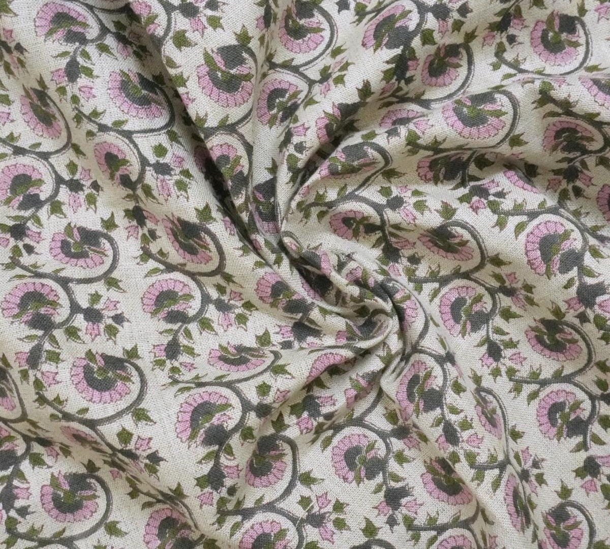 Heavy Linen with Artistic Block Print, Suitable for Eco-Friendly Decor Projects Block Printed Linen Fabric with 58-Inch Width, Natural Texture for Bedding and Bags Vintage-Inspired Block Printed Linen Fabric for Upholstery and Bed Covers .