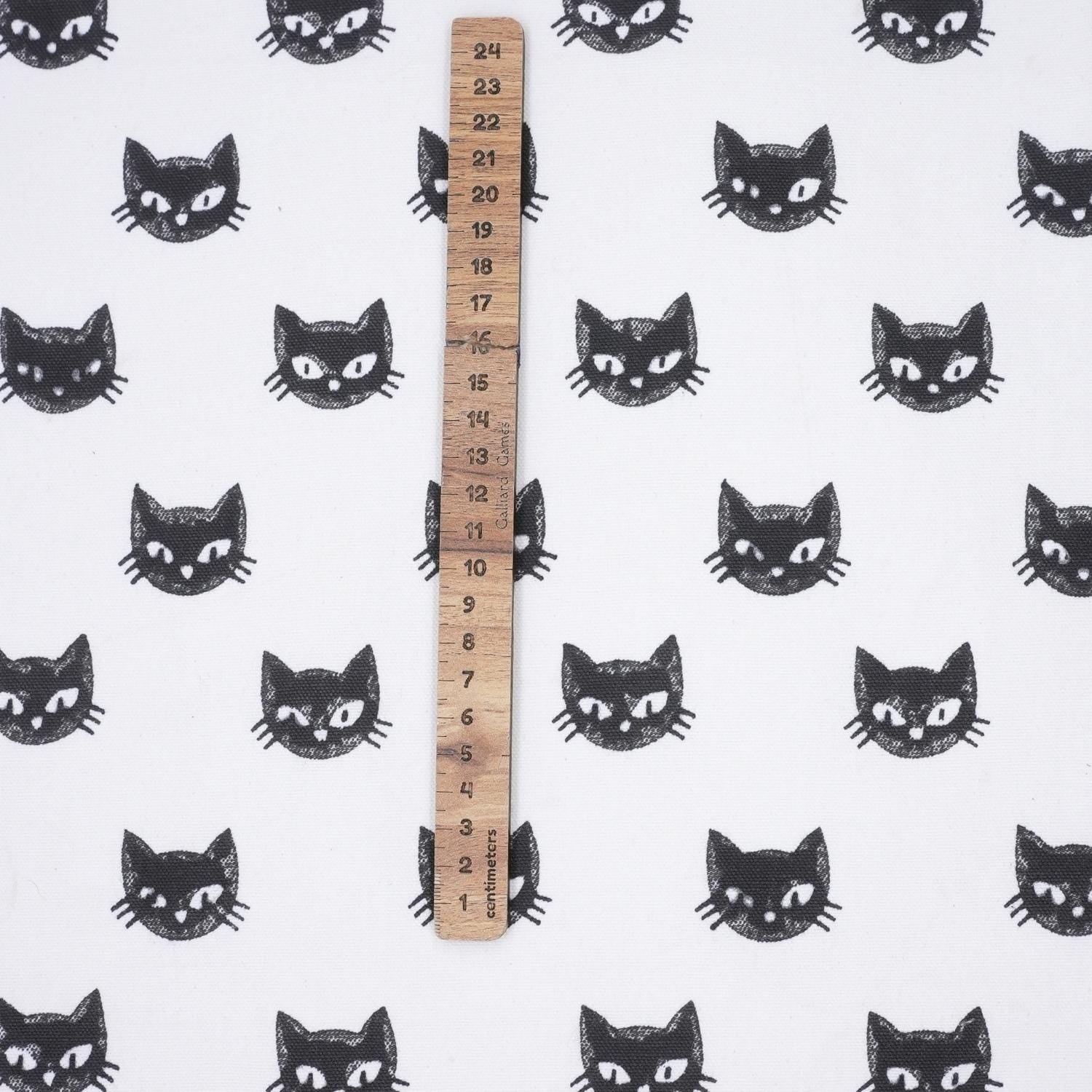 Thick Cotton White Black Kitti Block Printed Cushion Cover for Table Cover & Cushion Cover
