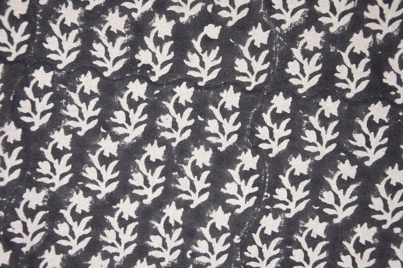 Traditional-HandmadeBlockPrint-GreyPureLinenFabric-Gunita_3.jpg