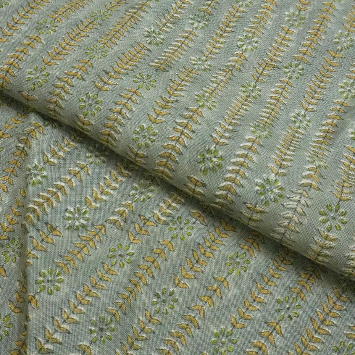 Artisan Natural Linen Fabric, Heavy Weight with Traditional Block Printing Block Print Linen with Earth-Inspired Tones for Eco-Friendly Decor Fabritual Linen Textile with Handmade Prints for Home and Crafting Rustic Elegance Linen with Block Prints for Upholstery and Wall Hangings .