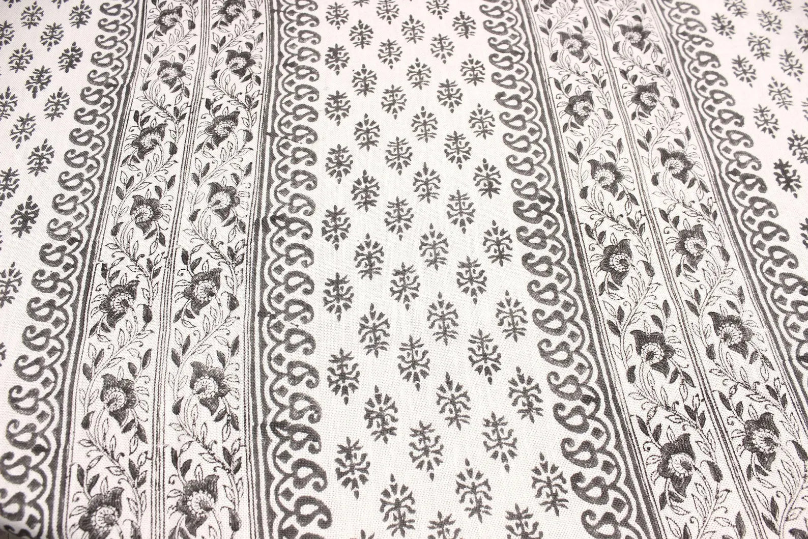 Indian Handcrafed Bagh Buta Block Print Off-White Linen Fabric
