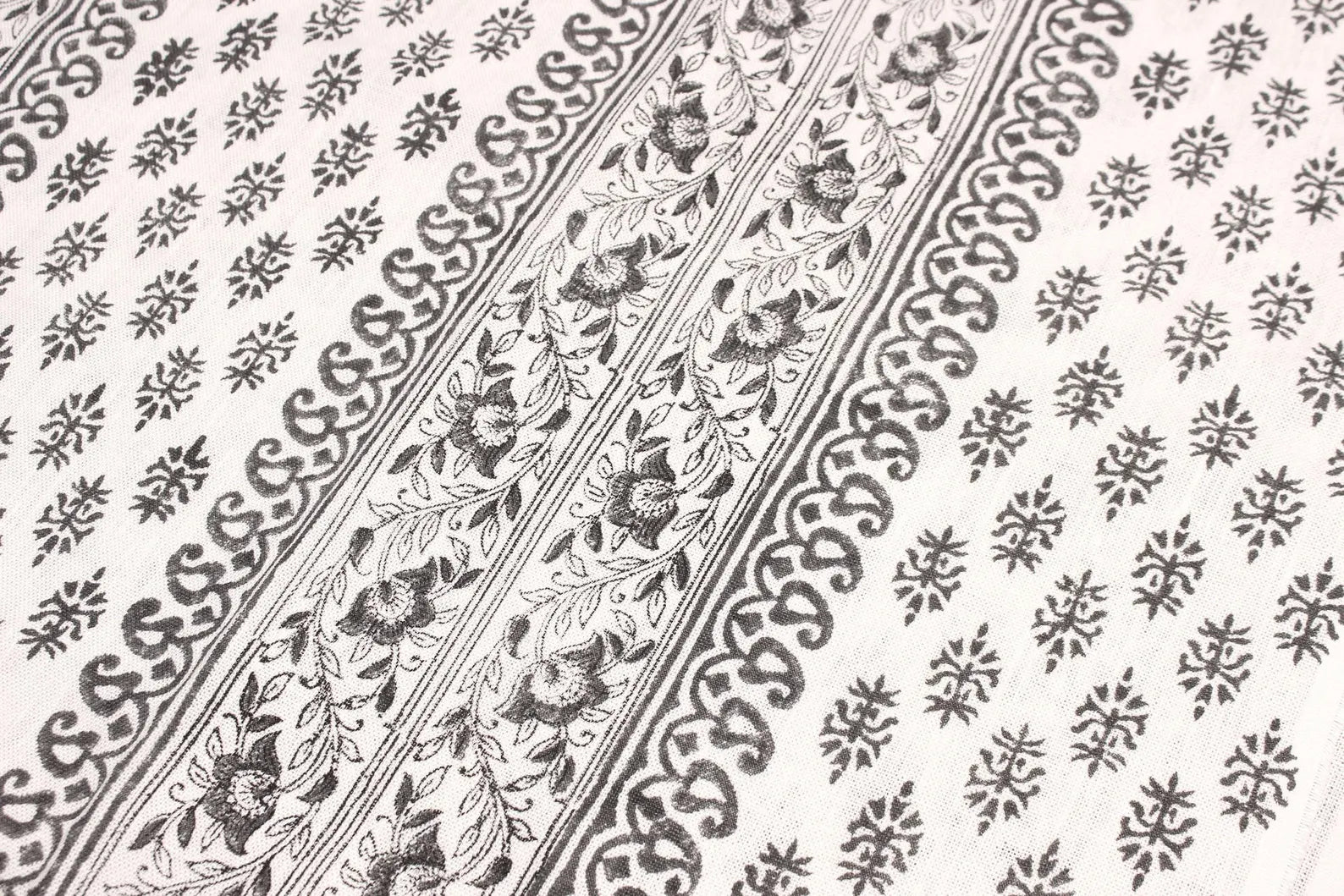 Indian Handcrafed Bagh Buta Block Print Off-White Linen Fabric