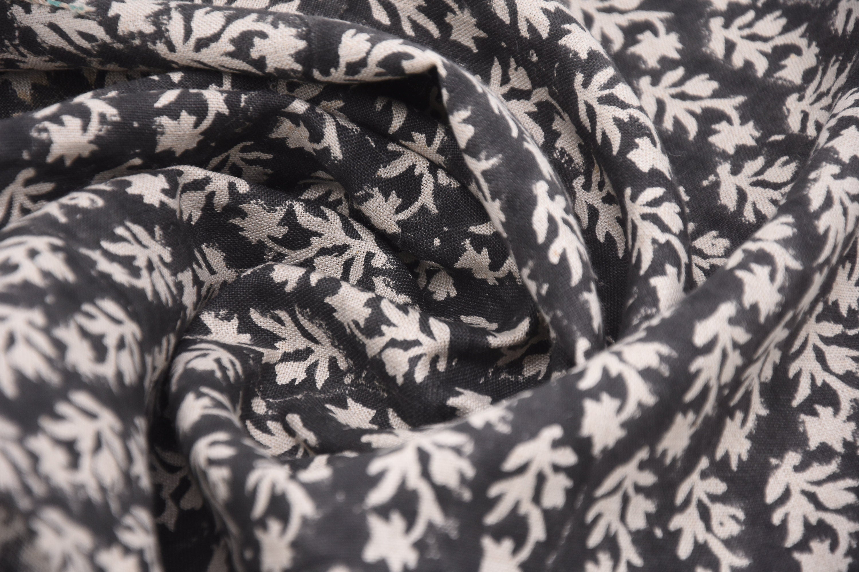 Block print pure linen 58" Wide Indian Fabric, Handloom Linen by yard, upholstery Home Decor - Gunjita